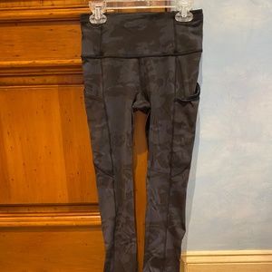 Lululemon Camo Leggings Size 4